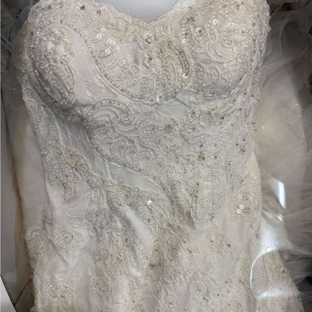 David's Bridal White Lace Wedding Dress